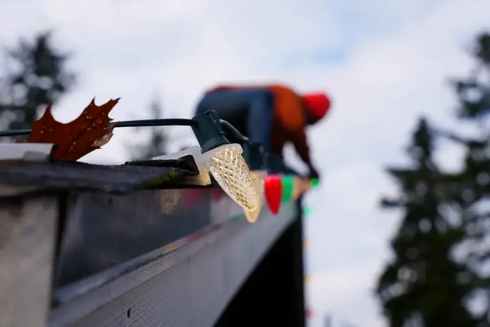 Holiday Lights work in the Puget Sound region